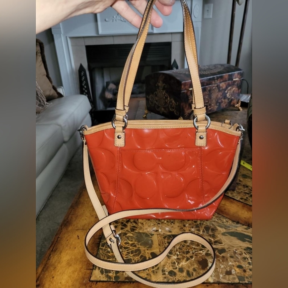 Coach patent leather crossbody/shoulder bag - Picture 11 of 16